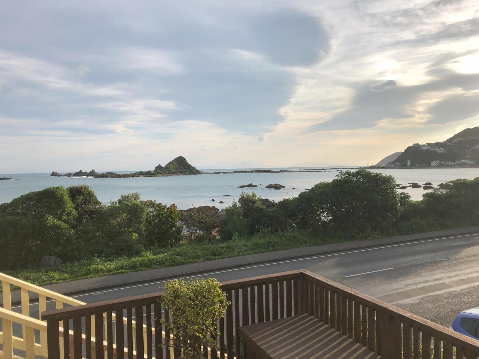 ウェリントンSeafront Haven In Island Bay With Deck, Outdoor Bath, And Parkingアパートメント エクステリア 写真